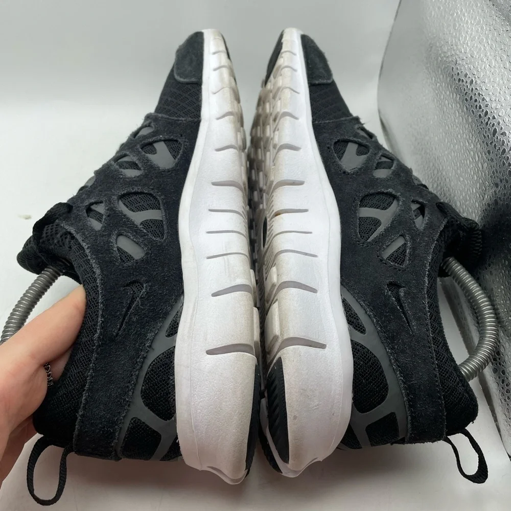 Nike Free Run 2 black sneakers men’s 7/ womens 8.5